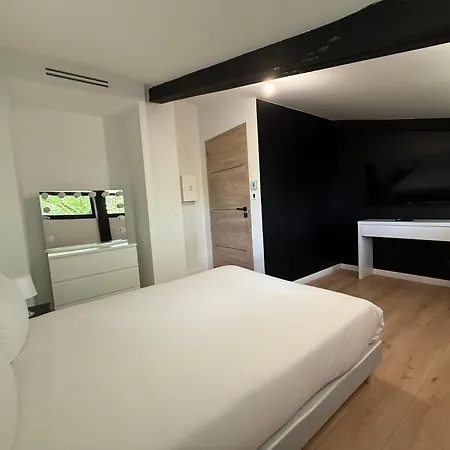 Avec Piscine