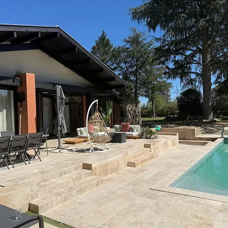 Avec Piscine *
